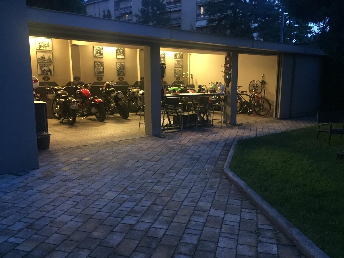 Zuretti 61, Milan